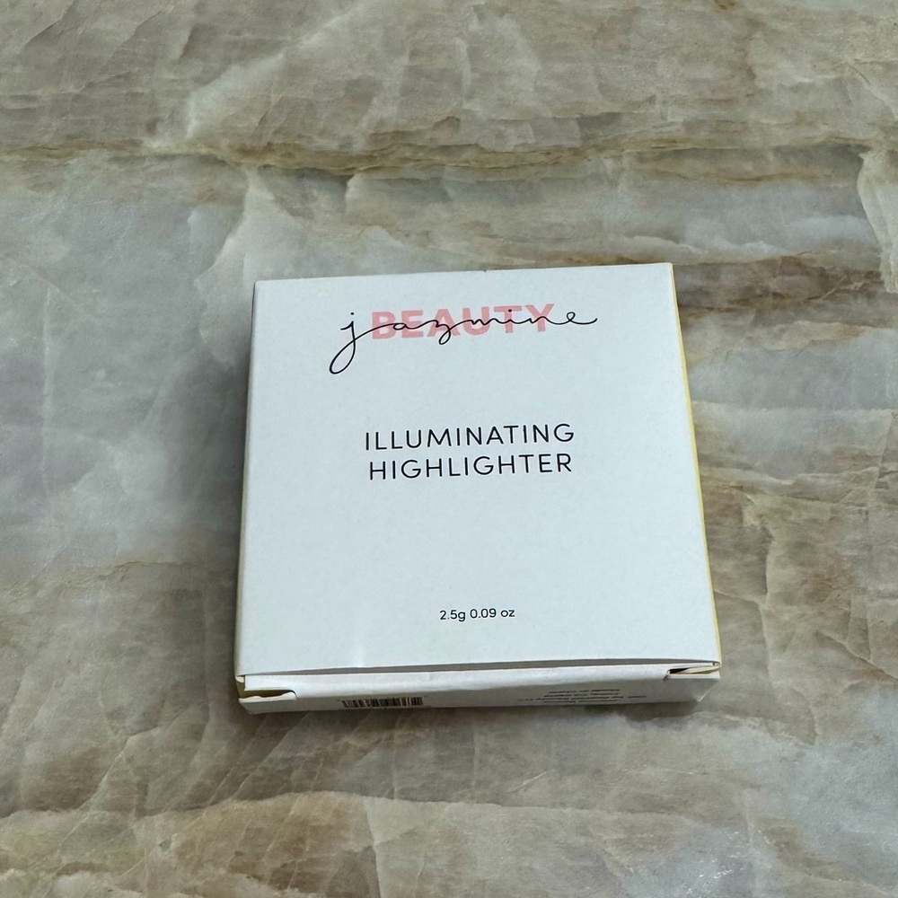Jazmine Beauty Illuminating Highlighter